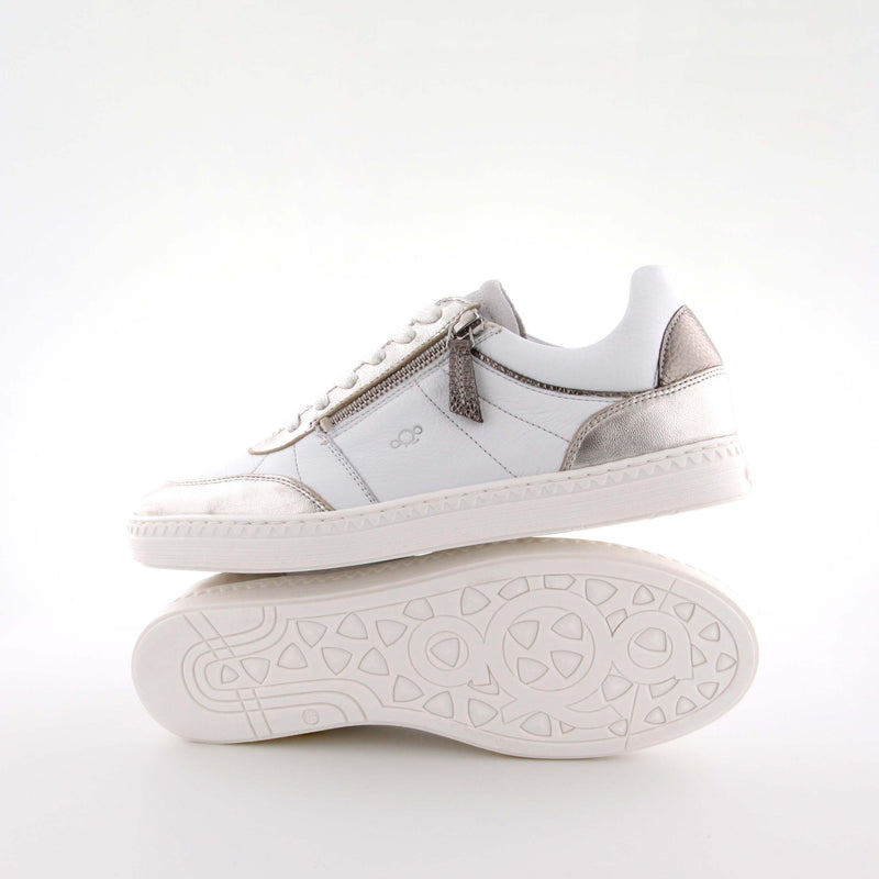 Bear White Leather Low Sneakers