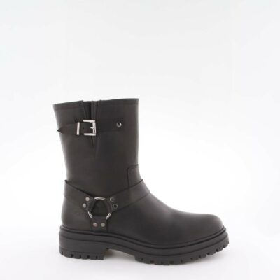 Gusta Black